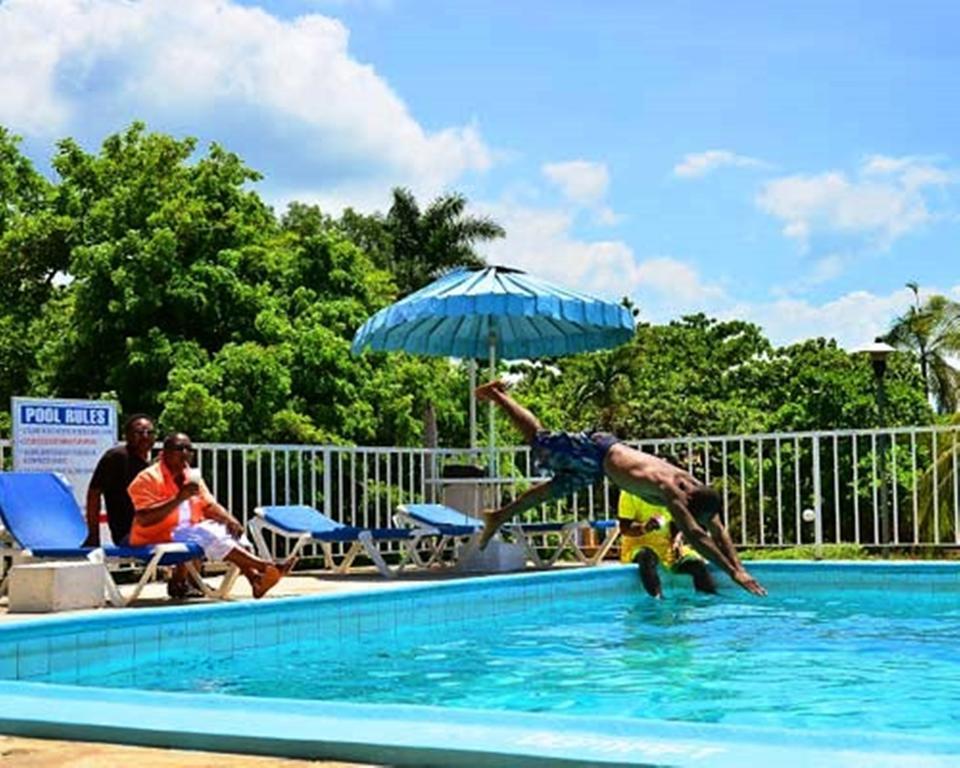 El Greco Resort Монтего Бей Екстериор снимка